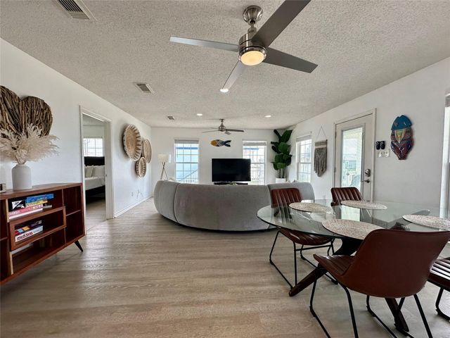 22810 Fresca Street, Galveston, TX 77554