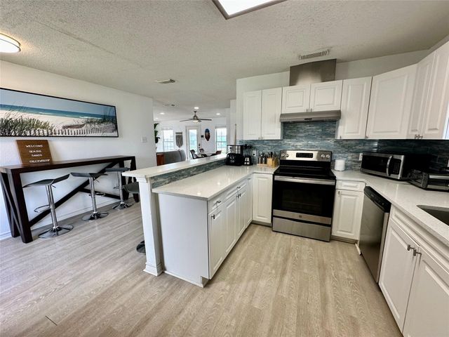 22810 Fresca Street, Galveston, TX 77554