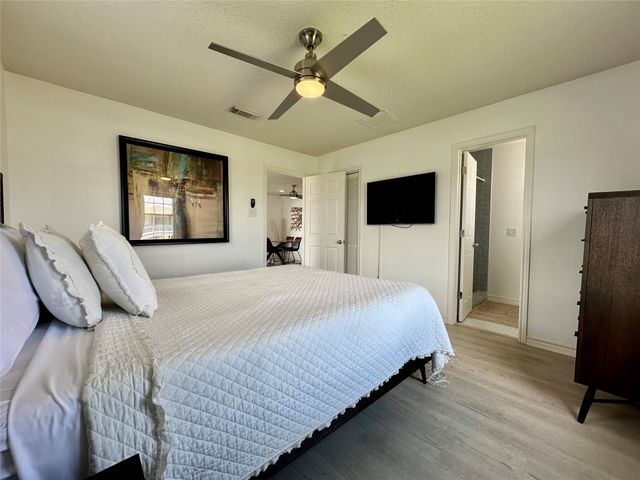 22810 Fresca Street, Galveston, TX 77554