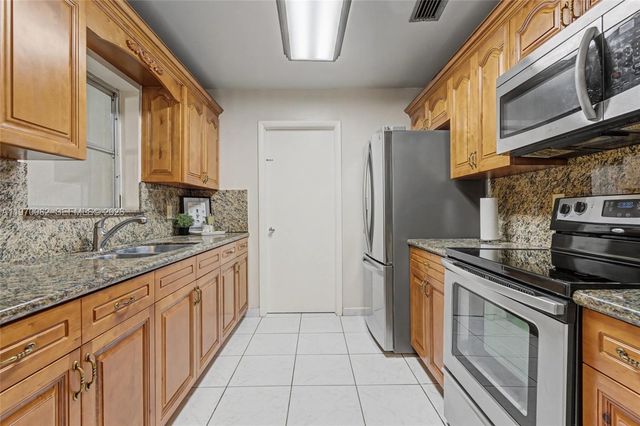 4275 NW 197th St, Miami Gardens, FL 33055