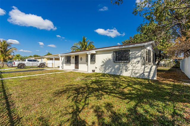 4275 NW 197th St, Miami Gardens, FL 33055