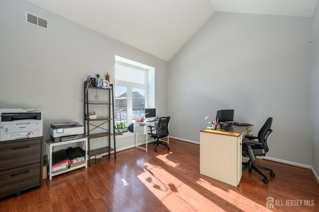 5 Cherrywood Drive, Piscataway, NJ 08854