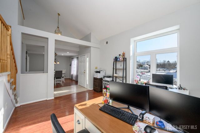 5 Cherrywood Drive, Piscataway, NJ 08854