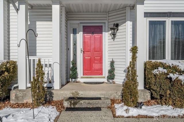 5 Cherrywood Drive, Piscataway, NJ 08854