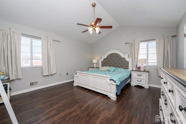 5 Cherrywood Drive, Piscataway, NJ 08854