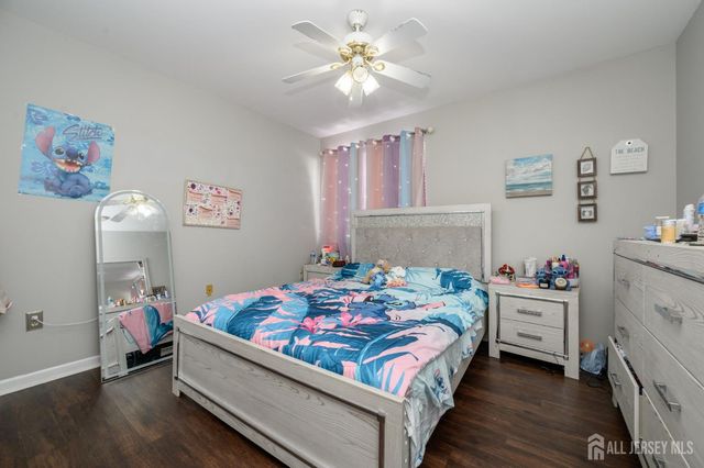 5 Cherrywood Drive, Piscataway, NJ 08854