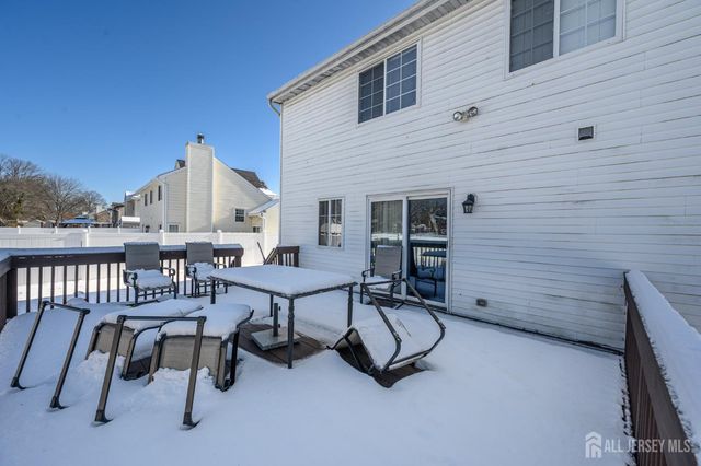 5 Cherrywood Drive, Piscataway, NJ 08854