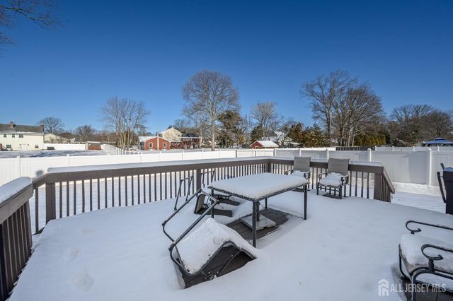 5 Cherrywood Drive, Piscataway, NJ 08854