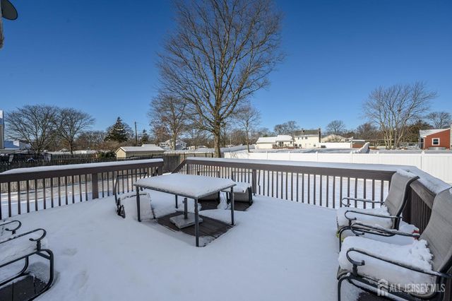 5 Cherrywood Drive, Piscataway, NJ 08854