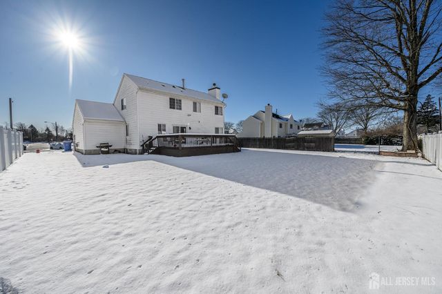 5 Cherrywood Drive, Piscataway, NJ 08854