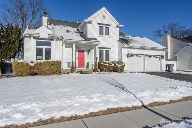 5 Cherrywood Drive, Piscataway, NJ 08854