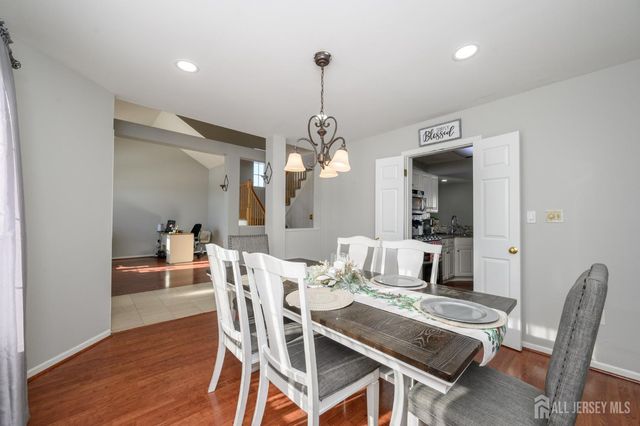 5 Cherrywood Drive, Piscataway, NJ 08854