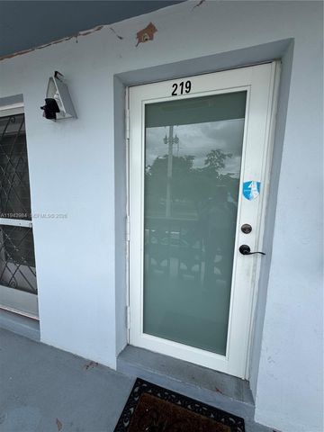 300 NE 191st St 219, Miami, FL 33179