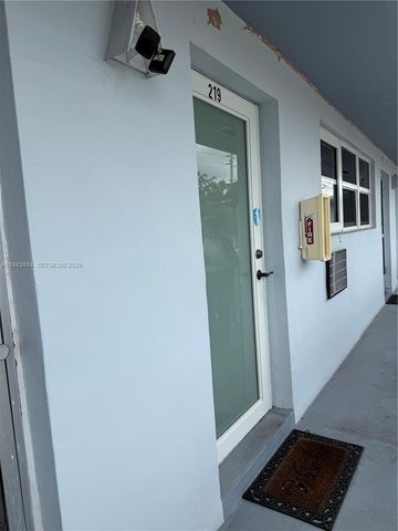 300 NE 191st St 219, Miami, FL 33179