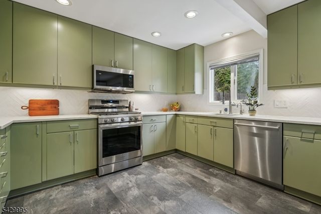 289 Western Dr S., South Orange Village Twp., NJ 07079