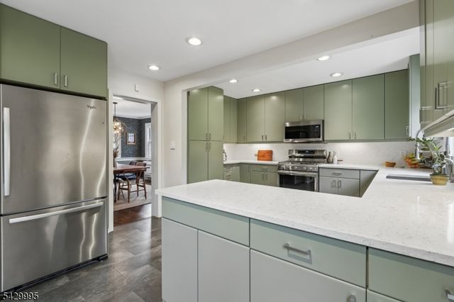 289 Western Dr S., South Orange Village Twp., NJ 07079