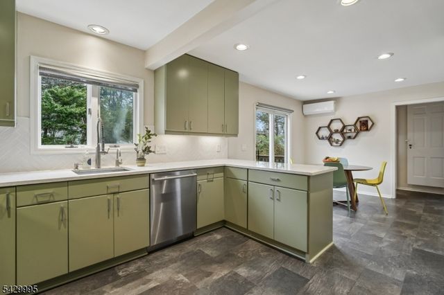 289 Western Dr S., South Orange Village Twp., NJ 07079