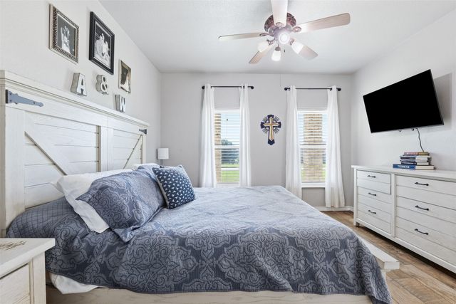 150 Summer Stone Court, Weatherford, TX 76087