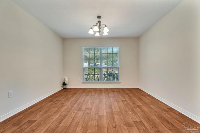 3103 Lynn Dr, Navarre, FL 32566