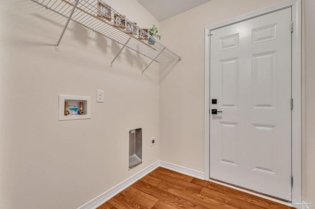 3103 Lynn Dr, Navarre, FL 32566