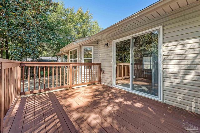 3103 Lynn Dr, Navarre, FL 32566