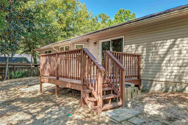 3103 Lynn Dr, Navarre, FL 32566