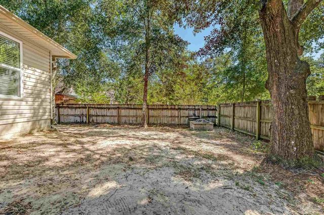 3103 Lynn Dr, Navarre, FL 32566