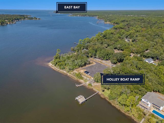 3103 Lynn Dr, Navarre, FL 32566