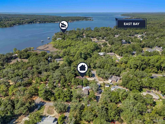 3103 Lynn Dr, Navarre, FL 32566