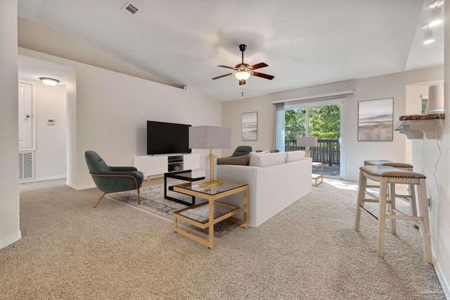 3103 Lynn Dr, Navarre, FL 32566