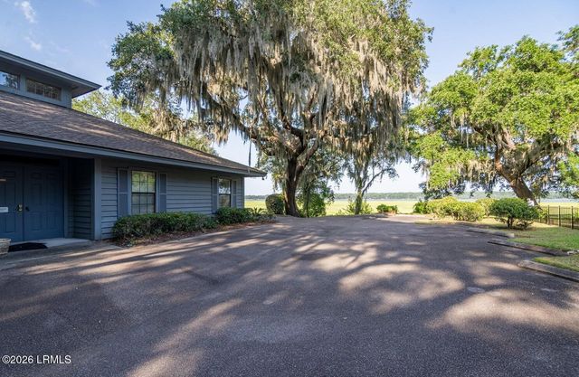 948 Oyster Cove Road, Beaufort, SC 29902