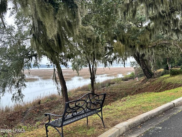 948 Oyster Cove Road, Beaufort, SC 29902