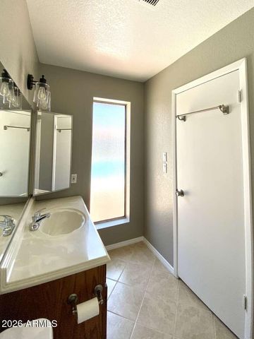 3301 W MURIEL Drive, Phoenix, AZ 85053