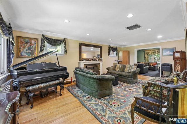 604 Rutland Avenue, Teaneck, NJ 07666