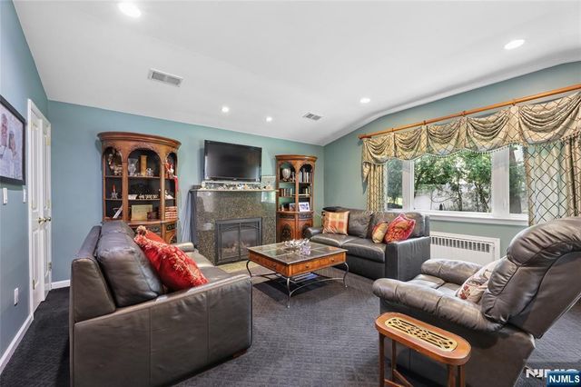 604 Rutland Avenue, Teaneck, NJ 07666