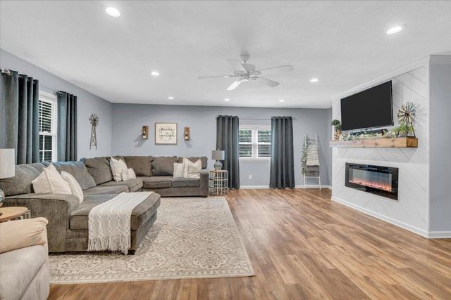 593 Dover Road, Jasper, TN 37347