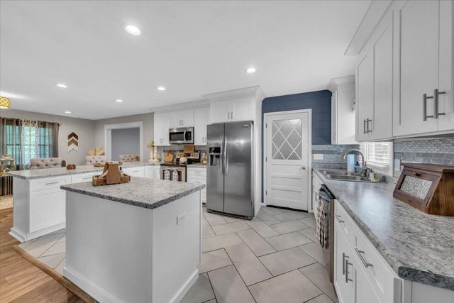 593 Dover Road, Jasper, TN 37347