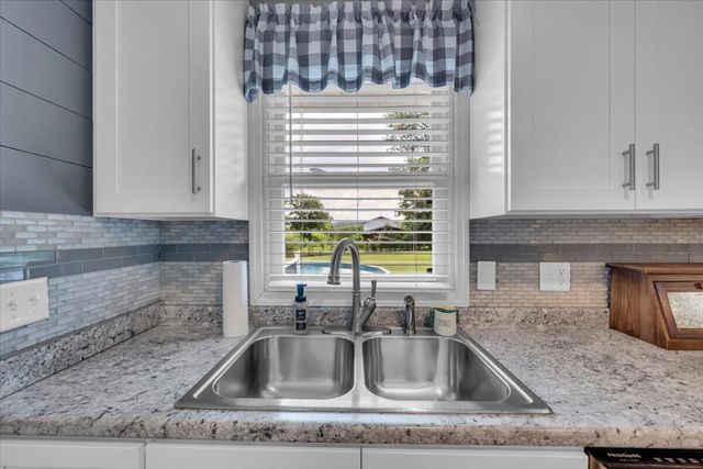 593 Dover Road, Jasper, TN 37347