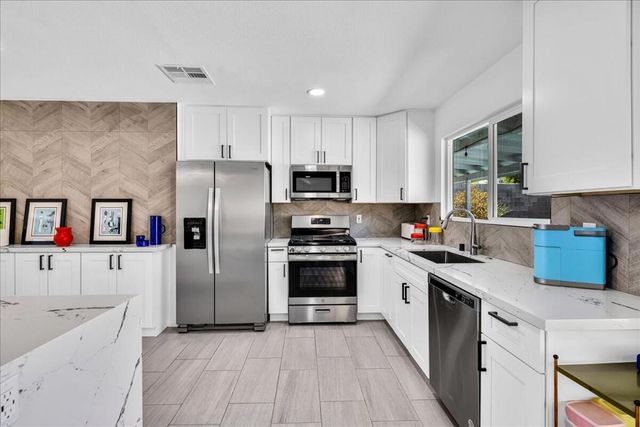 38053 Chris Drive, Cathedral City, CA 92234