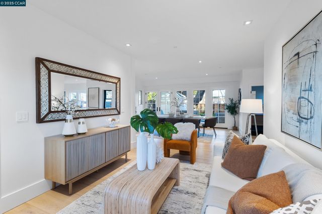 524 Oak Grove Ave., Burlingame, CA 94010
