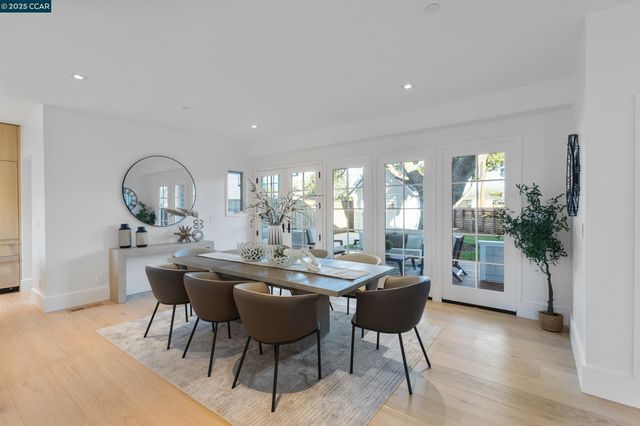 524 Oak Grove Ave., Burlingame, CA 94010