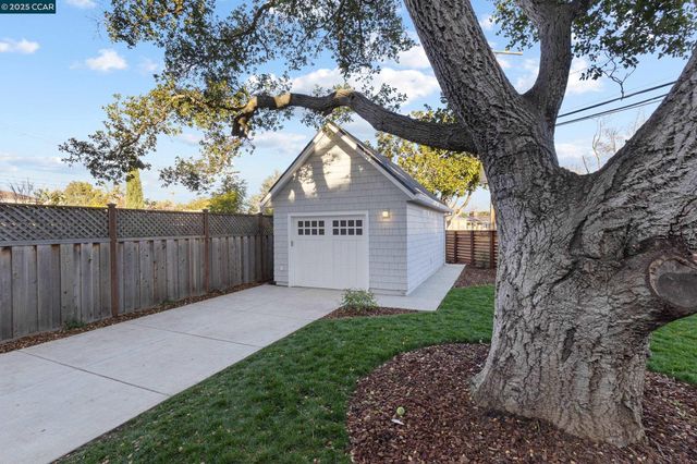 524 Oak Grove Ave., Burlingame, CA 94010