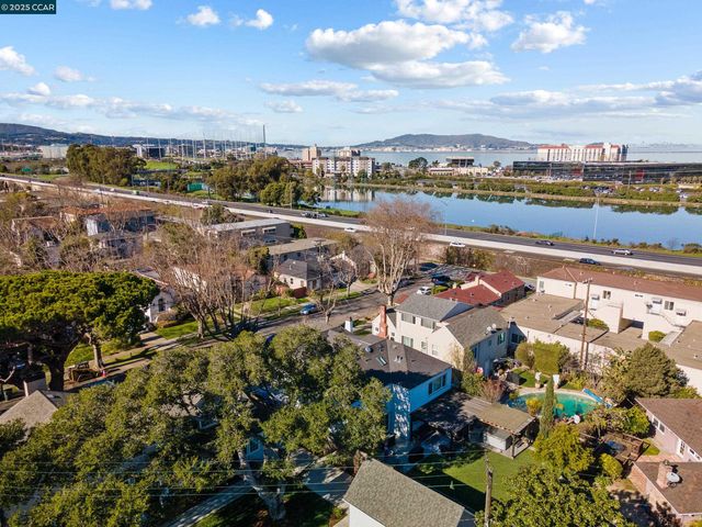524 Oak Grove Ave., Burlingame, CA 94010
