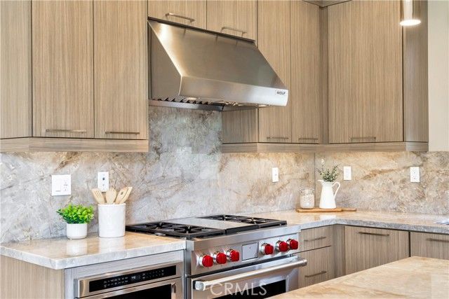 111 Linda Vista, Irvine, CA 92618