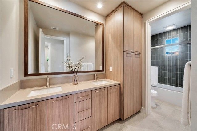 111 Linda Vista, Irvine, CA 92618