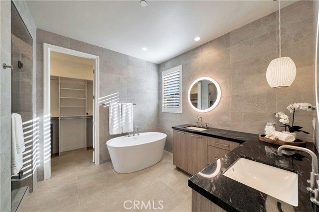 111 Linda Vista, Irvine, CA 92618