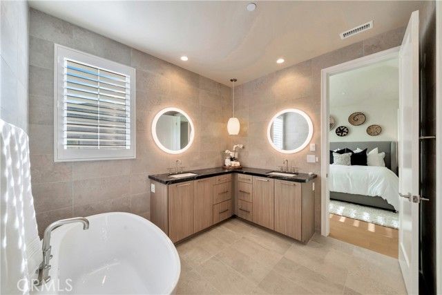 111 Linda Vista, Irvine, CA 92618