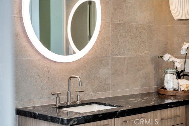 111 Linda Vista, Irvine, CA 92618