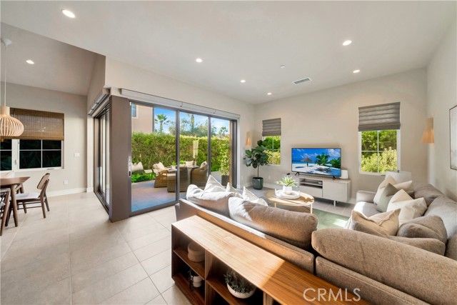 111 Linda Vista, Irvine, CA 92618