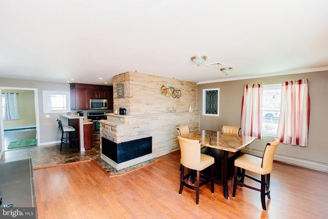35 MIMOSA LN, Levittown, PA 19054